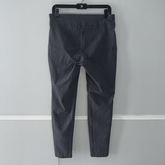 Van Heusen Slim Ankle Pant EUC - Picture 2 of 5